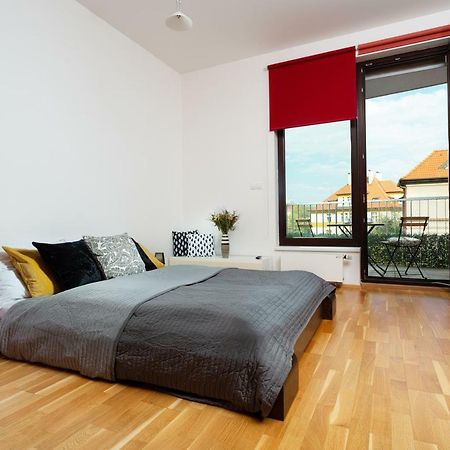 Prague Days - Family 2Bdr Apt - Garage Parking - Balcony Exterior photo