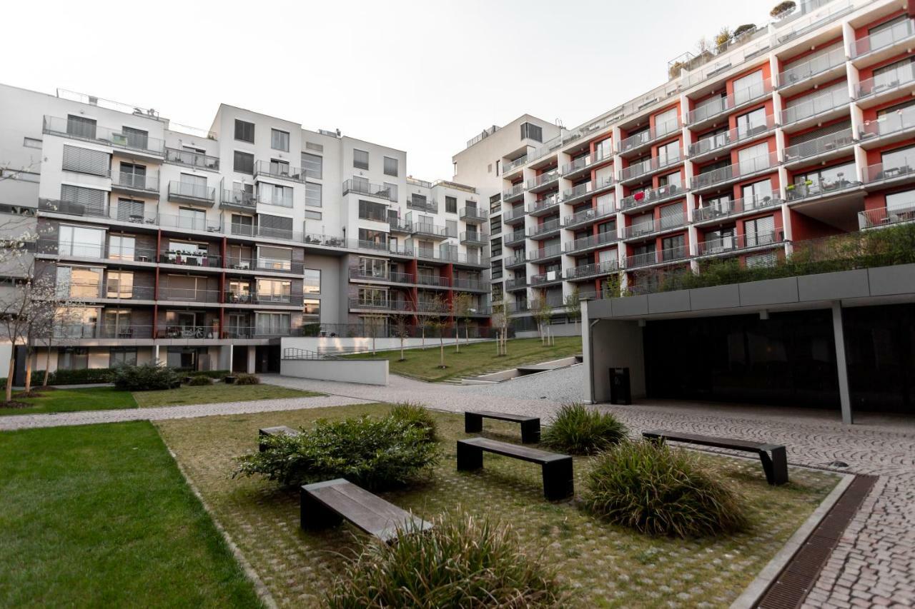 Prague Days - Family 2Bdr Apt - Garage Parking - Balcony Exterior photo
