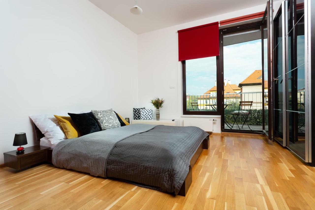 Prague Days - Family 2Bdr Apt - Garage Parking - Balcony Exterior photo
